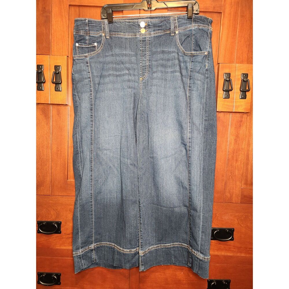 Chico's Wide-leg Crop Jeans Medium Wash Deep Blue Pull-on Womens Size 18